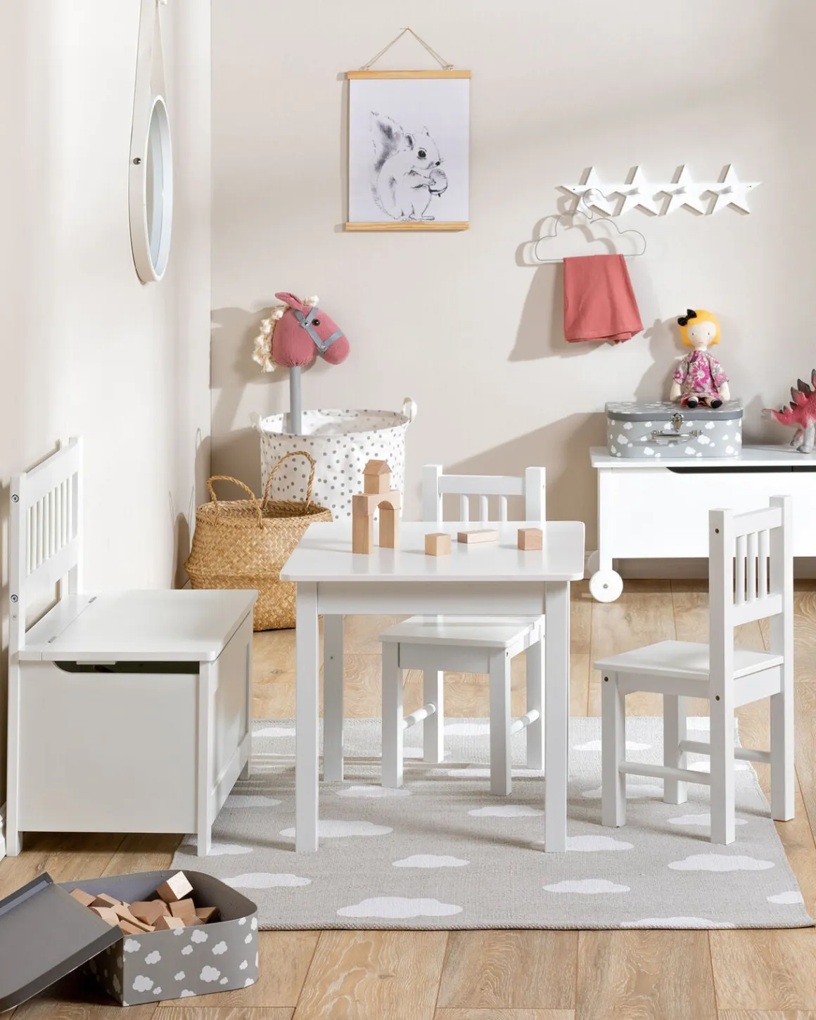 Alice & Fox LOVIS Bord & Stole + Sofa med Opbevaring, Hvid