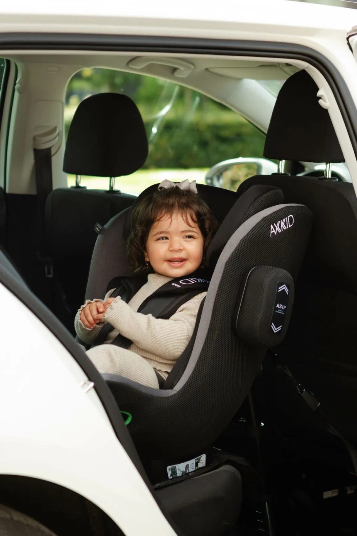 Axkid Movekid Bagudvendt Autostol, Tar