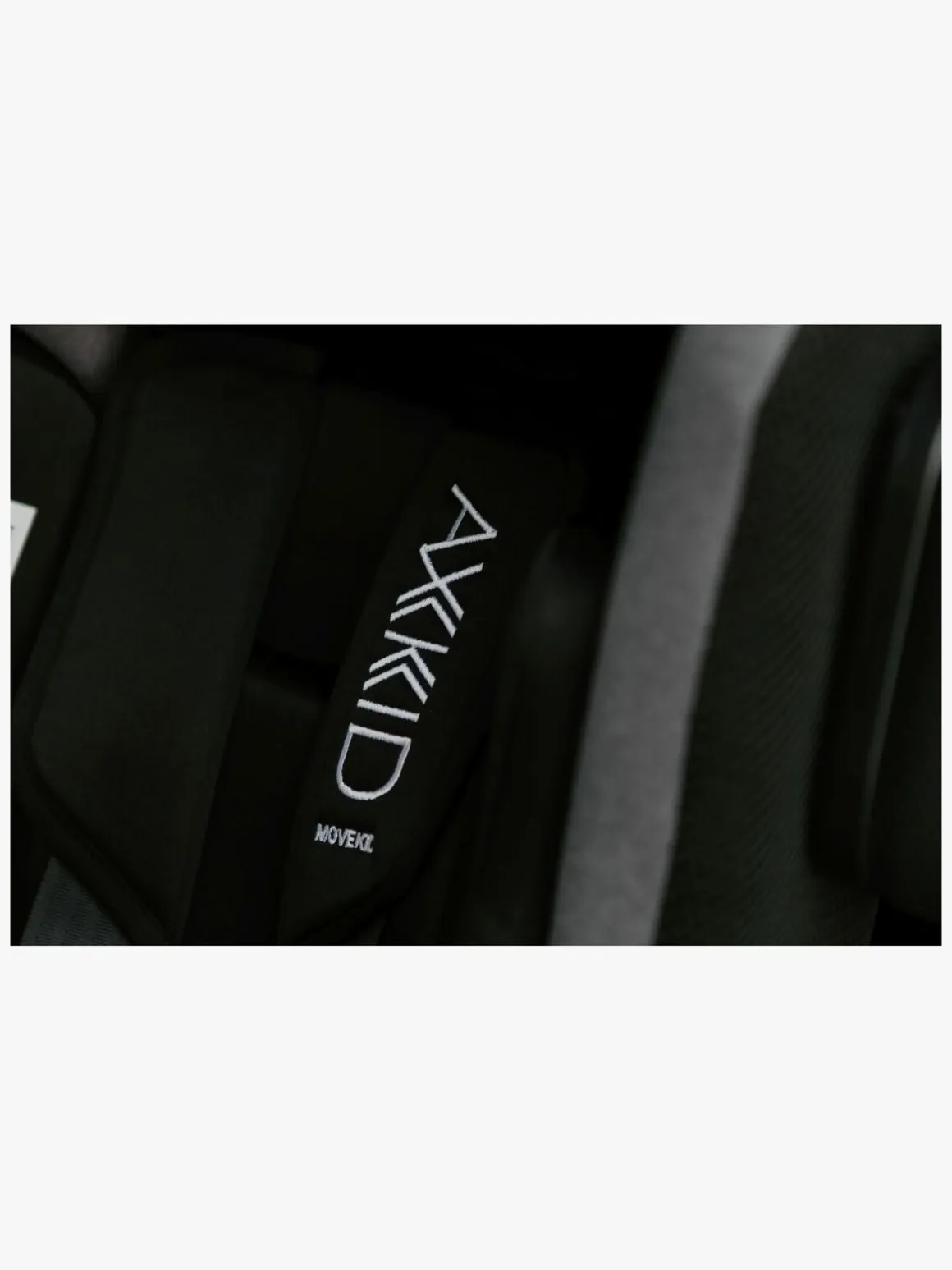Axkid Movekid Bagudvendt Autostol, Tar
