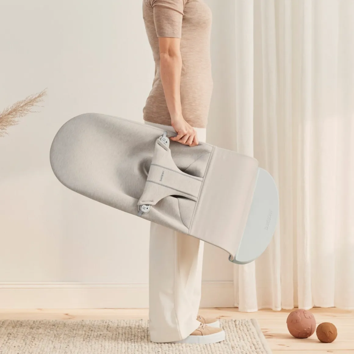 BabyBjörn Bliss Skråstol 3D Jersey inkl. Sjove Øjne, Lysbeige/Pastel
