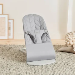 BabyBjörn Bliss Skråstol Woven Bladmønstret Quilt, Lysegrå