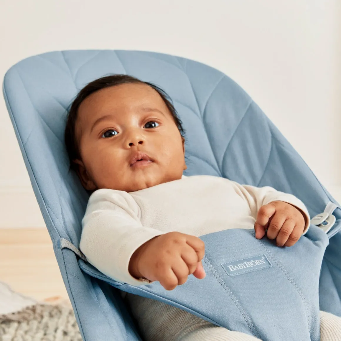 BabyBjörn Bliss Skråstol Woven Bladmønstret Quilt, Blå