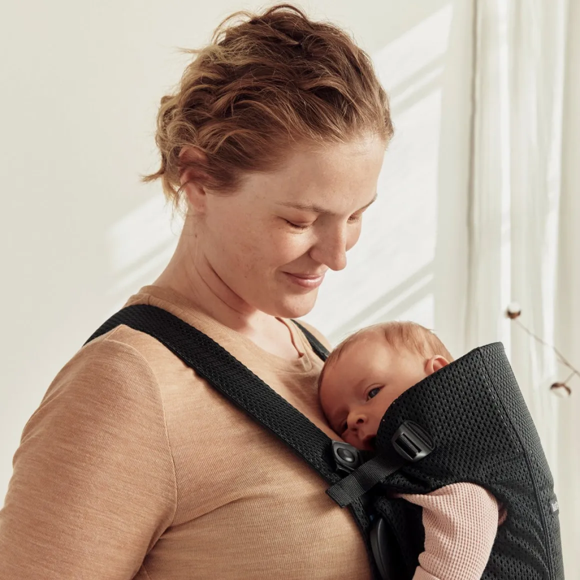 BabyBjörn Mini Bæresele 3D Mesh, Sort