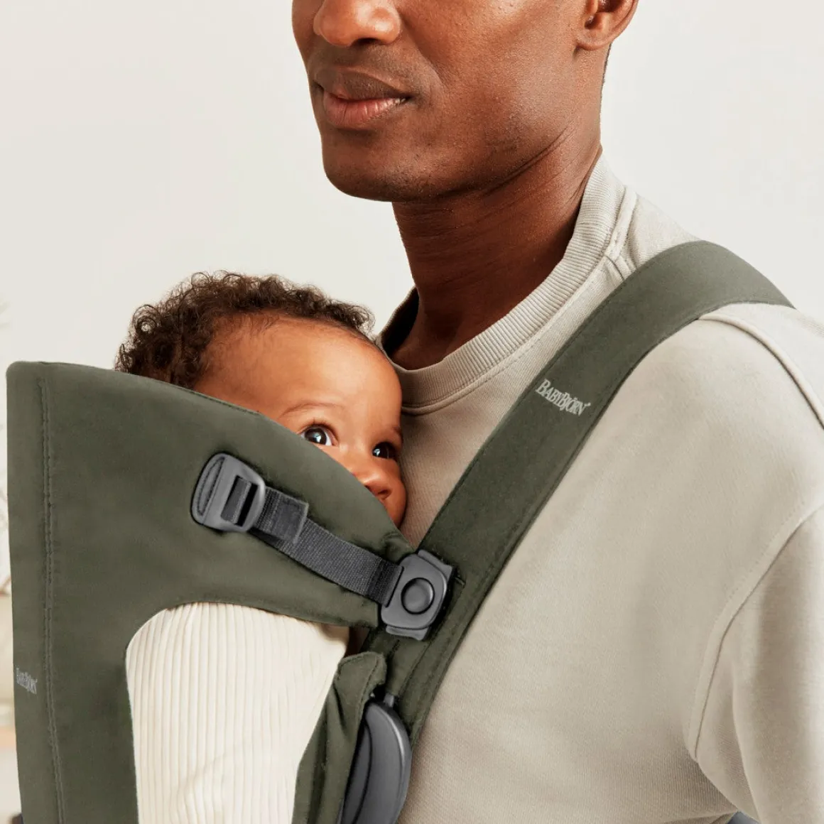 BabyBjörn Mini Bæresele Woven, Mørkegrøn