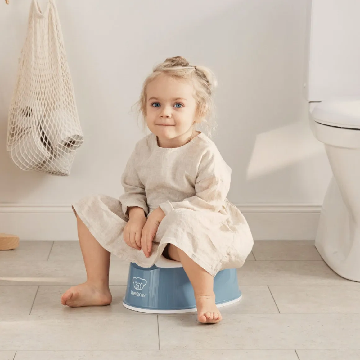 BabyBjörn Smart Potte, Deep Blue/White