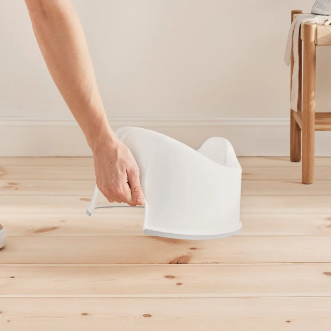 BabyBjörn Smart Potte, White/Grey