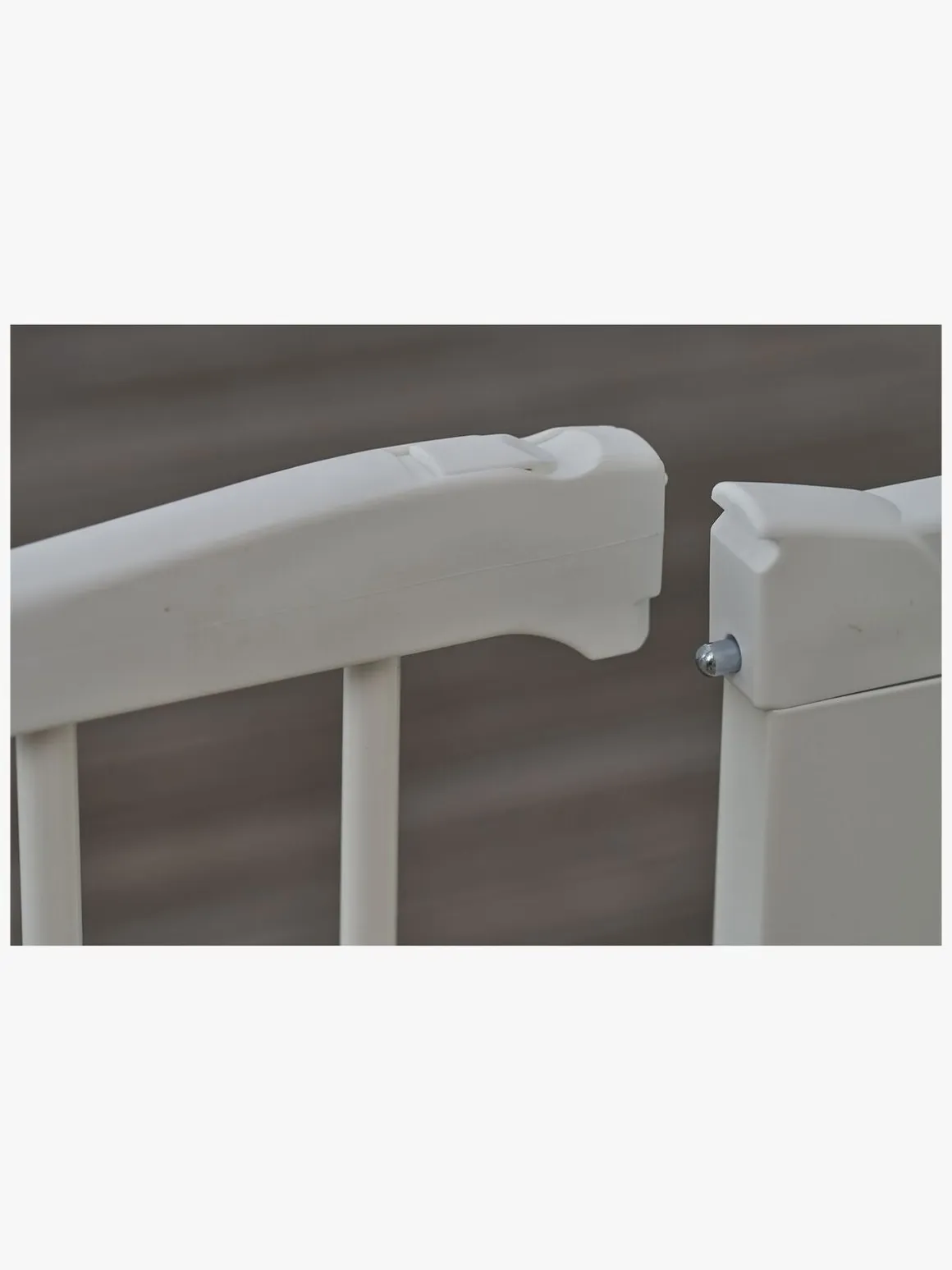 BabyDan Perfect Close Sikkerhedsgitter, Hvid
