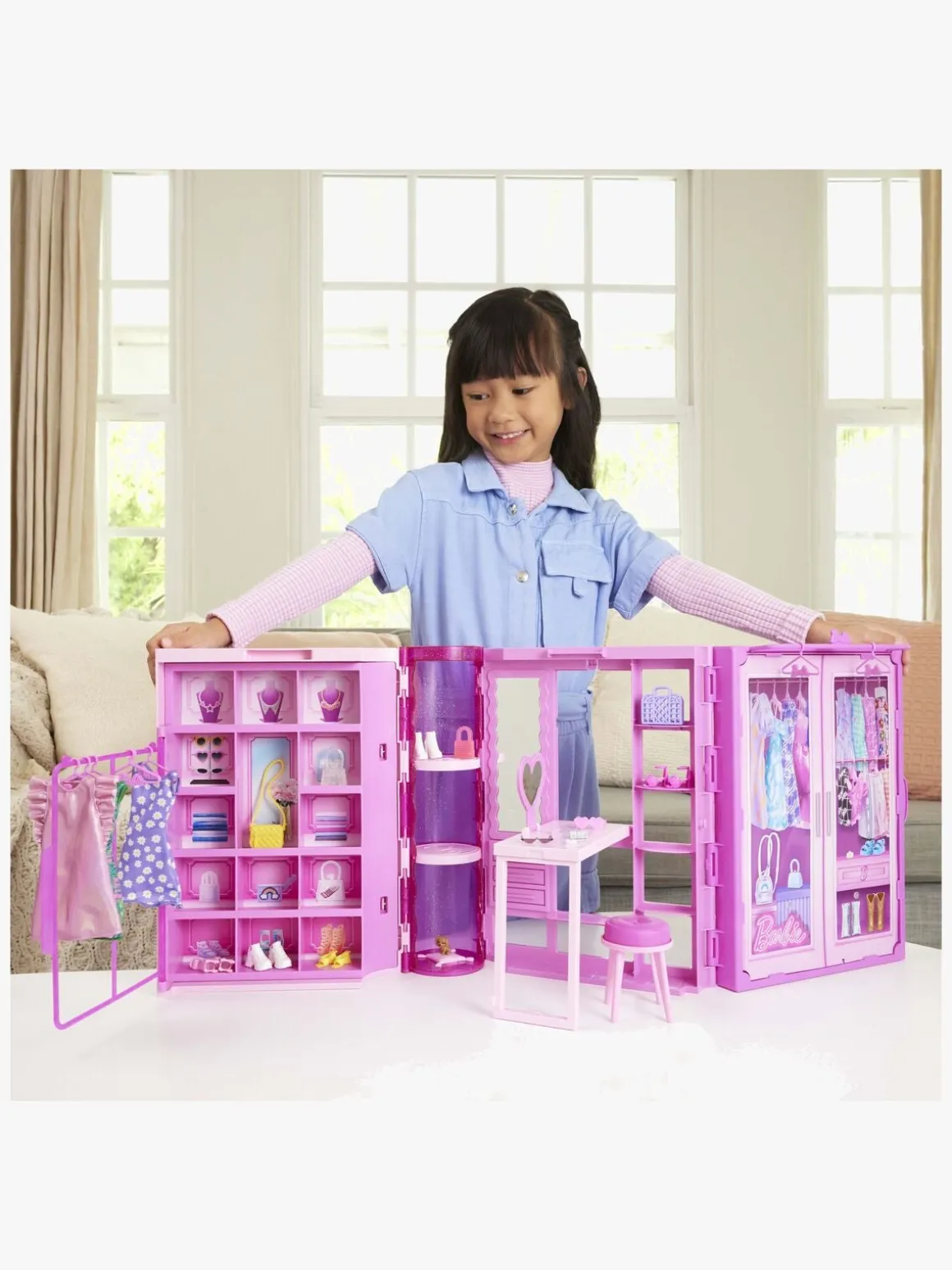Barbie Dream Closet Legesæt med Dukke og Tilbehør