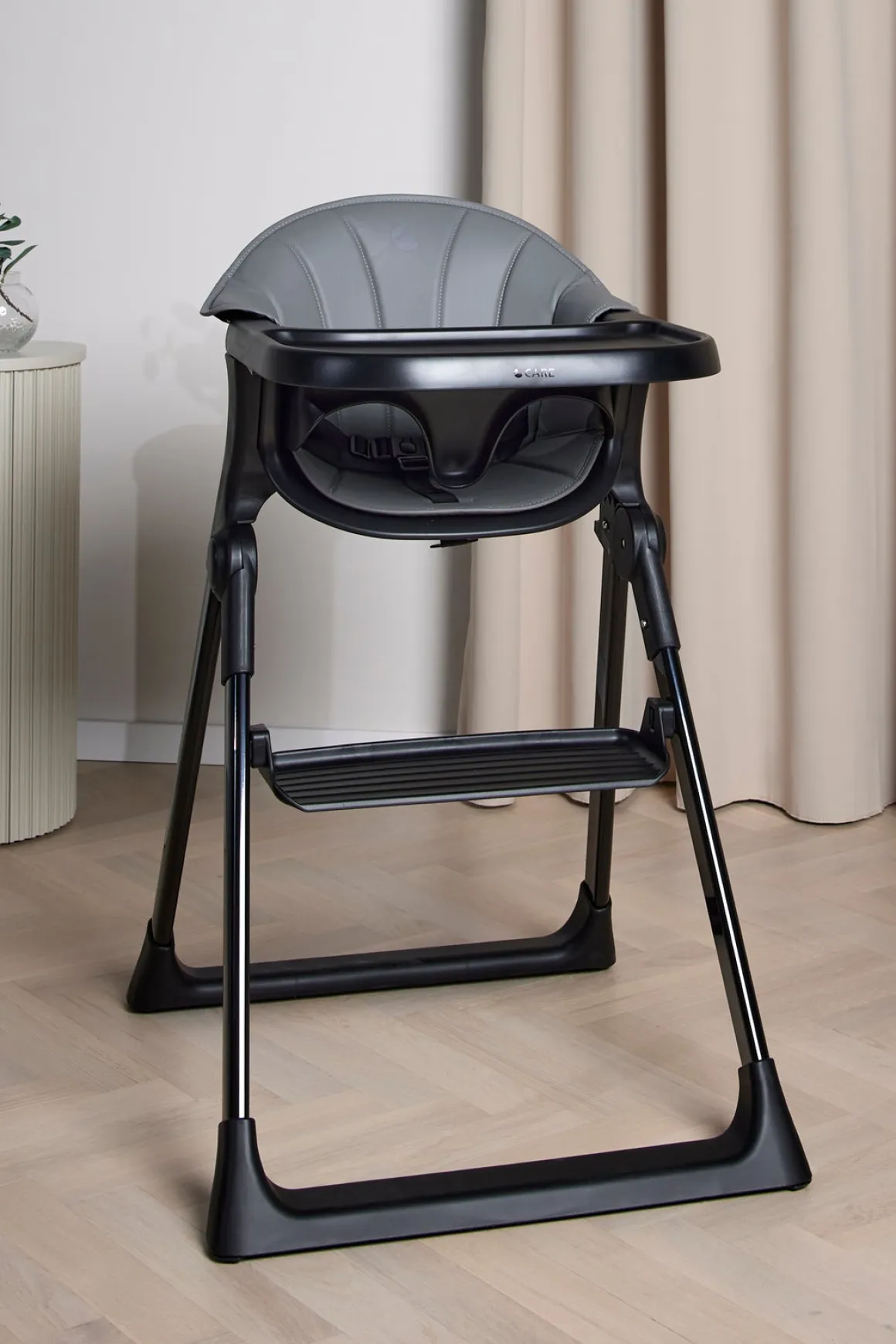 Beemoo CARE Harmony Højstol inkl. Hynde, All Black/Grey