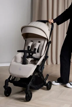 Beemoo Easy Fly Lux 4 Klapvogn inkl Regnslag, Sand Beige
