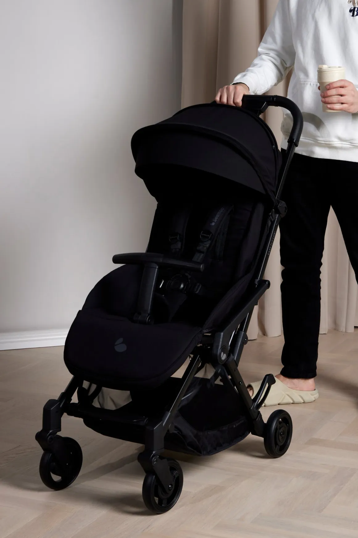 Beemoo Easy Fly Lux 4 Klapvogn inkl Route i-Size Autostol Baby & Base, Jet Black/Mineral Grey