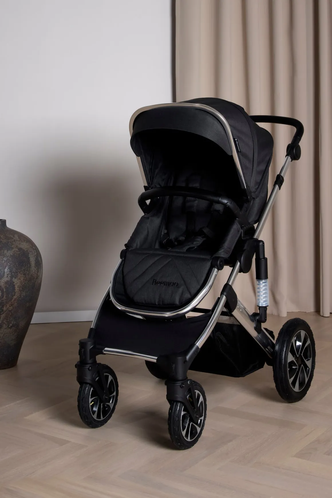 Beemoo Maxi 4 Duovogn inkl. Maxi-Cosi CabrioFix i-Size Autostol Baby & Base, Black/Silver