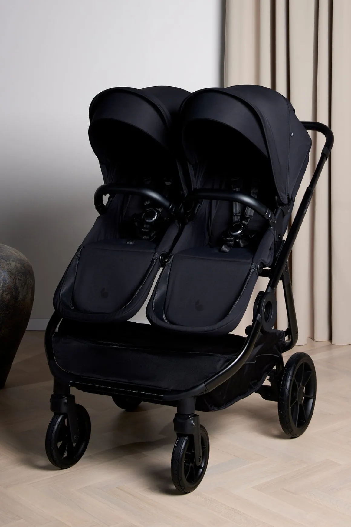 Beemoo Pro Twin 2 Søskendevogn inkl. Cybex Aton B2 & Base, Coffee Black