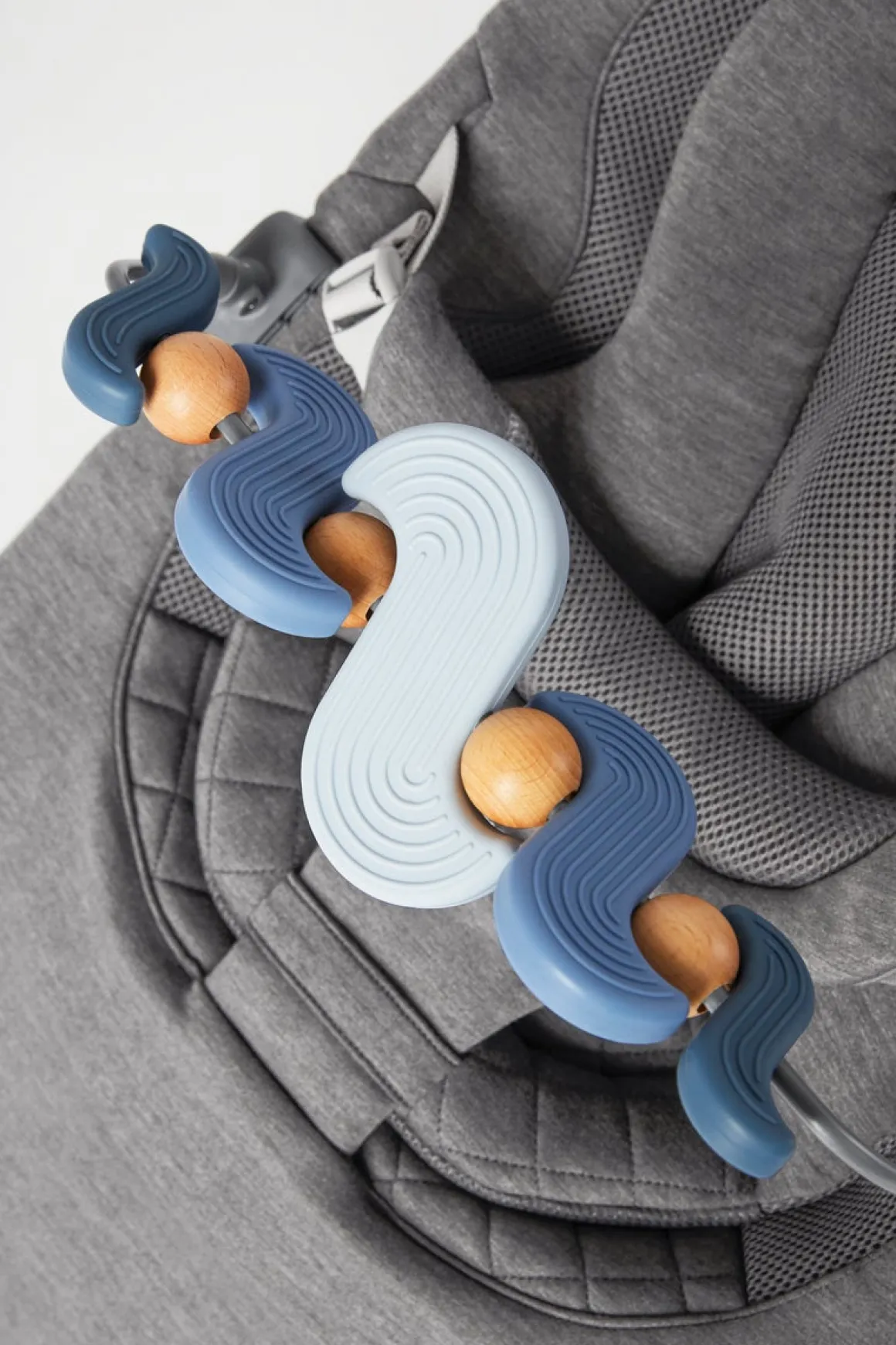 Ergobaby Evolve Legetøjsbøjle, Serene Swells