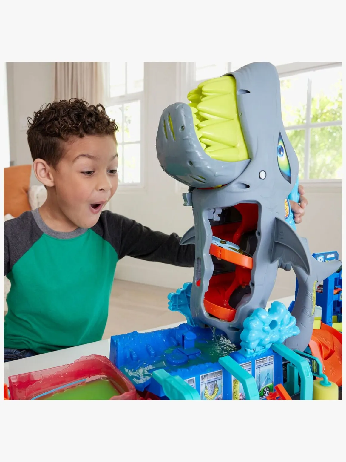 Hot Wheels City Ultra Shark Car Wash Racerbane