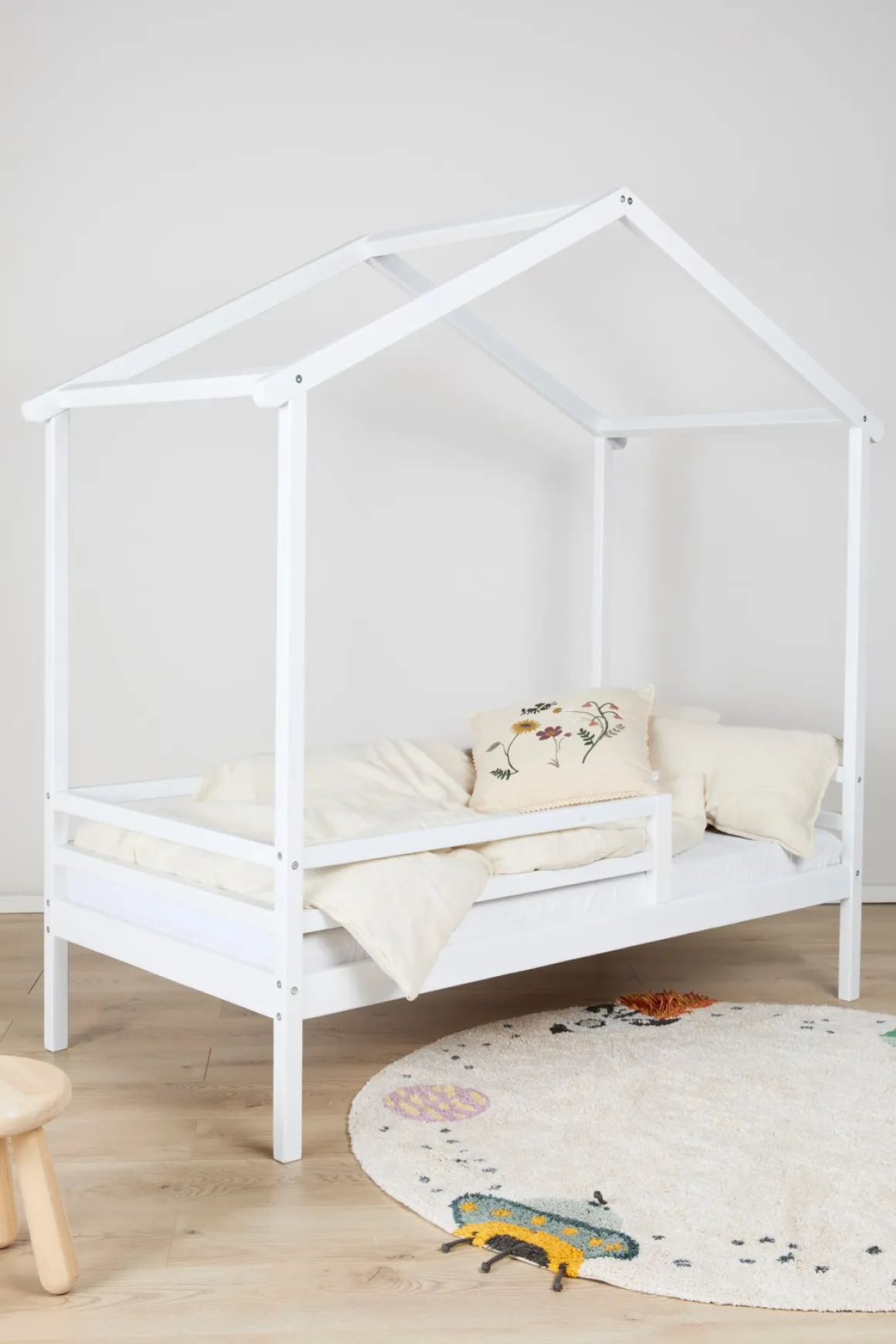 Minitude Nordic Jaxson Juniorseng 70x140 med Madras