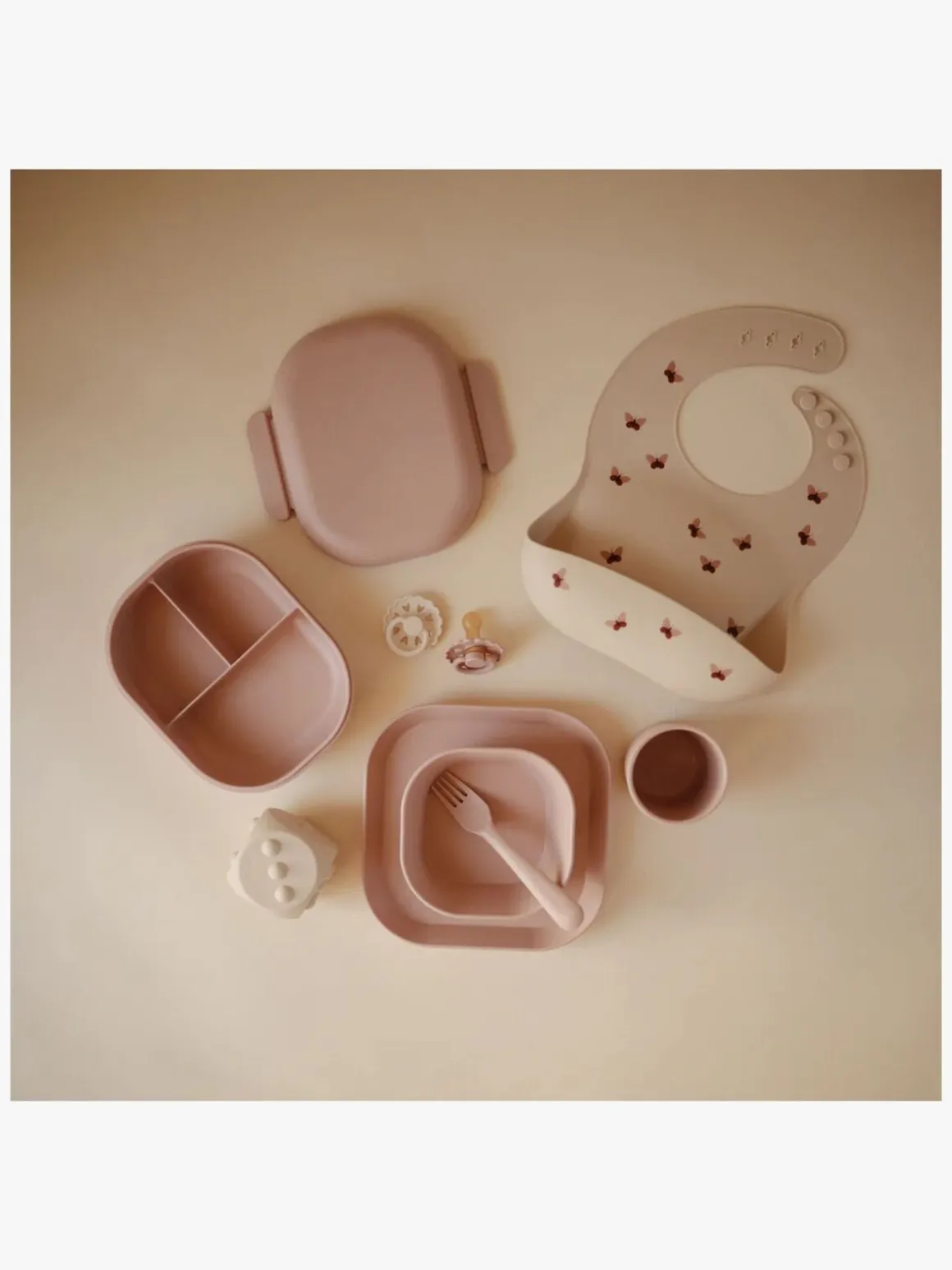 Mushie Madkasse, Blush