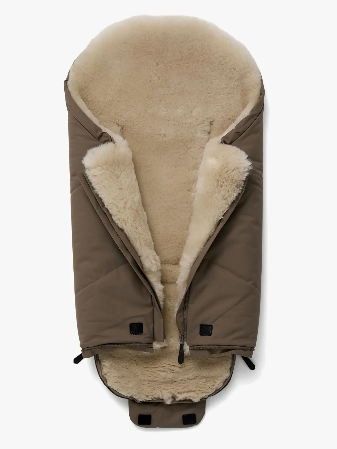 Nordlys Fenya Mini Lammeskindskørepose, Valnød/Beige